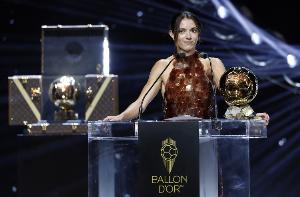 邦馬蒂：比如羅德里、梅西，未曾贏得重大團(tuán)隊(duì)獎(jiǎng)項(xiàng)卻也問(wèn)鼎金球獎(jiǎng)