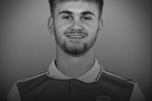 為救球撞墻重傷離世！本周英國聯(lián)賽將致敬維加，并整改球場設(shè)施