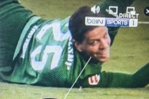 ??繃不住了？這是巴薩丟第3球時什琴斯尼的表情