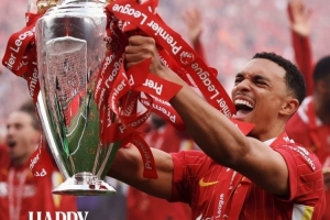 阿諾德今天迎來(lái)27歲生日，利物浦官推送祝福：生日快樂(lè)！