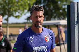 奧格斯堡球迷拉橫幅抗議糟糕表現(xiàn)，瓦格納：當(dāng)然遺憾，但必須接受