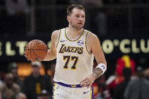 火力全開！東契奇首節(jié)出戰(zhàn)10分鐘 8中5砍下13分2板4助1斷