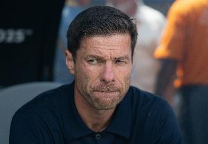 世體：阿隆索在皇馬開始聽到質(zhì)疑聲，他的一些決策被人詬病