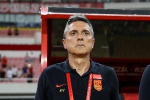 解說(shuō)：無(wú)力吐槽安東尼奧，完全不會(huì)調(diào)教進(jìn)攻，踢得一點(diǎn)內(nèi)容沒(méi)有