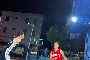 ??歡樂替補席，笑得七仰八叉的~